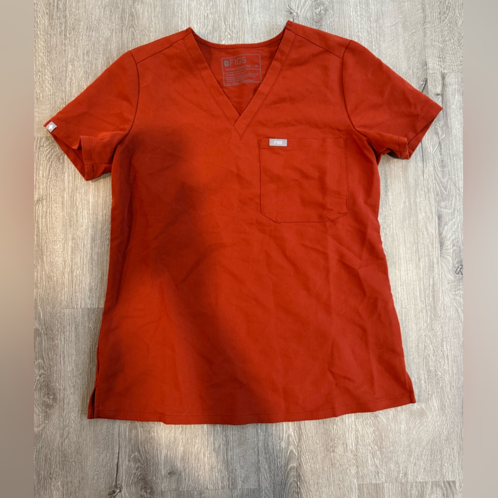 Figs Women’s Catarina Scrub Top — Auburn